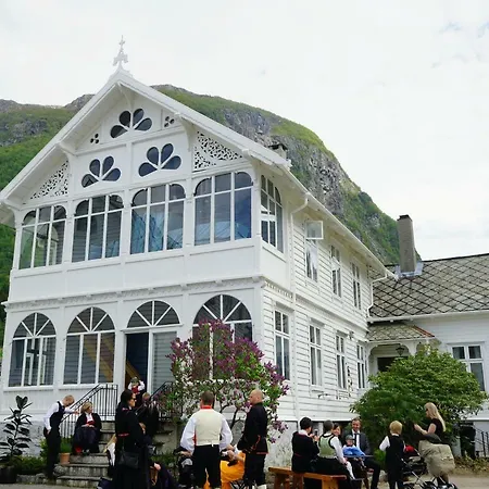 Hardanger Fjord * Bondhus